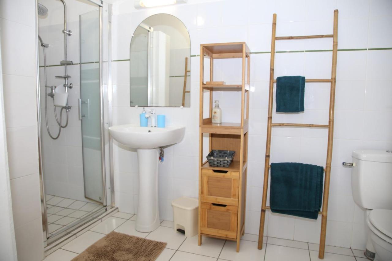 L Orchidee Bleue, Bas De Villa, Vue Mer, Piscine Privee Sainte-Anne  Extérieur photo